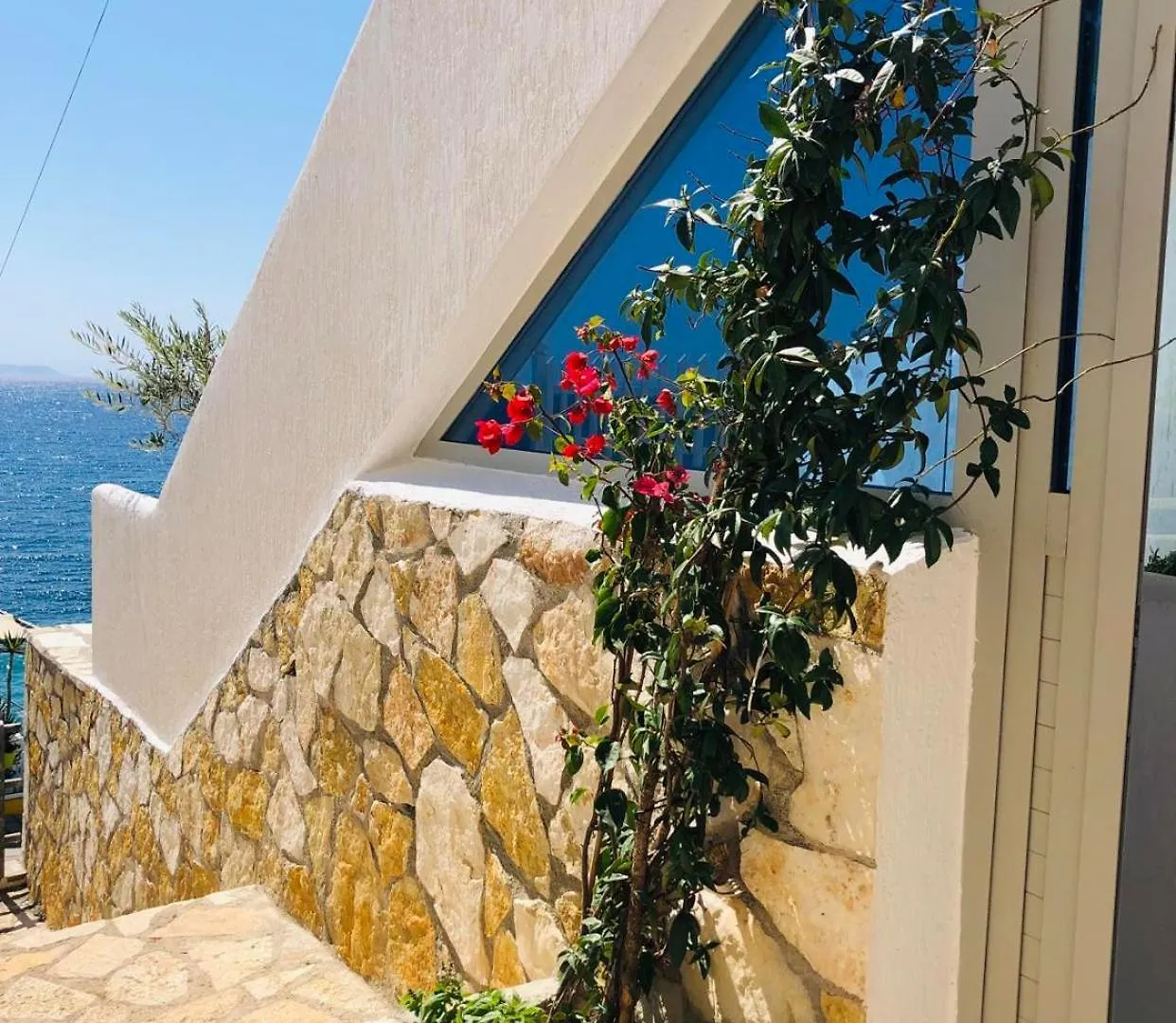 Geo & Art Boutique Hotel Himara 4*, Himare Albania