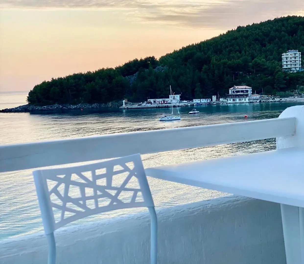 Geo & Art Boutique Hotel Himara  Himare