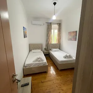 Pensión Gezos, Himarë